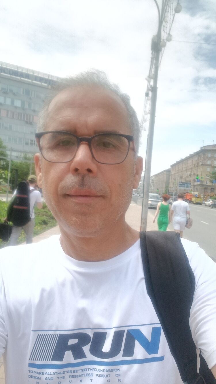  44733852  Hasan, 47 ,    