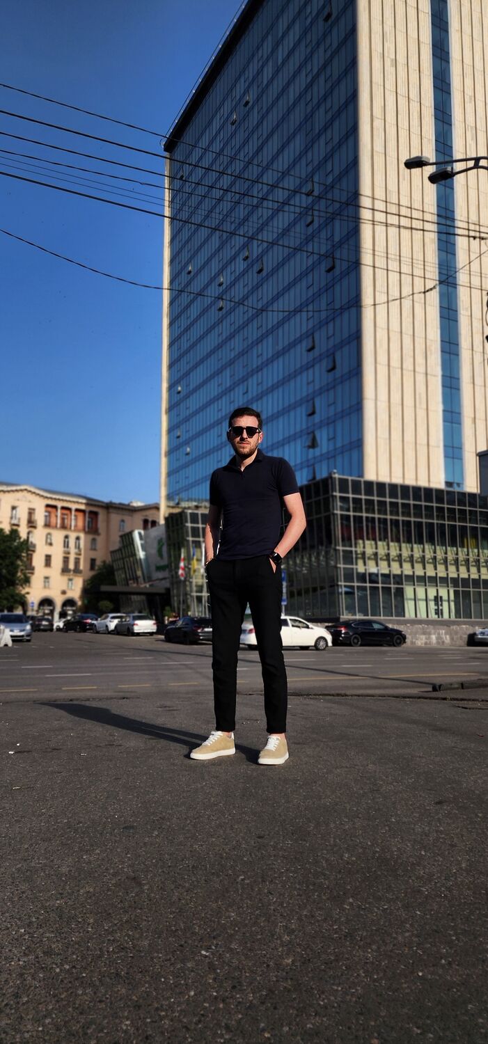  46054682  Irakli, 26 ,    