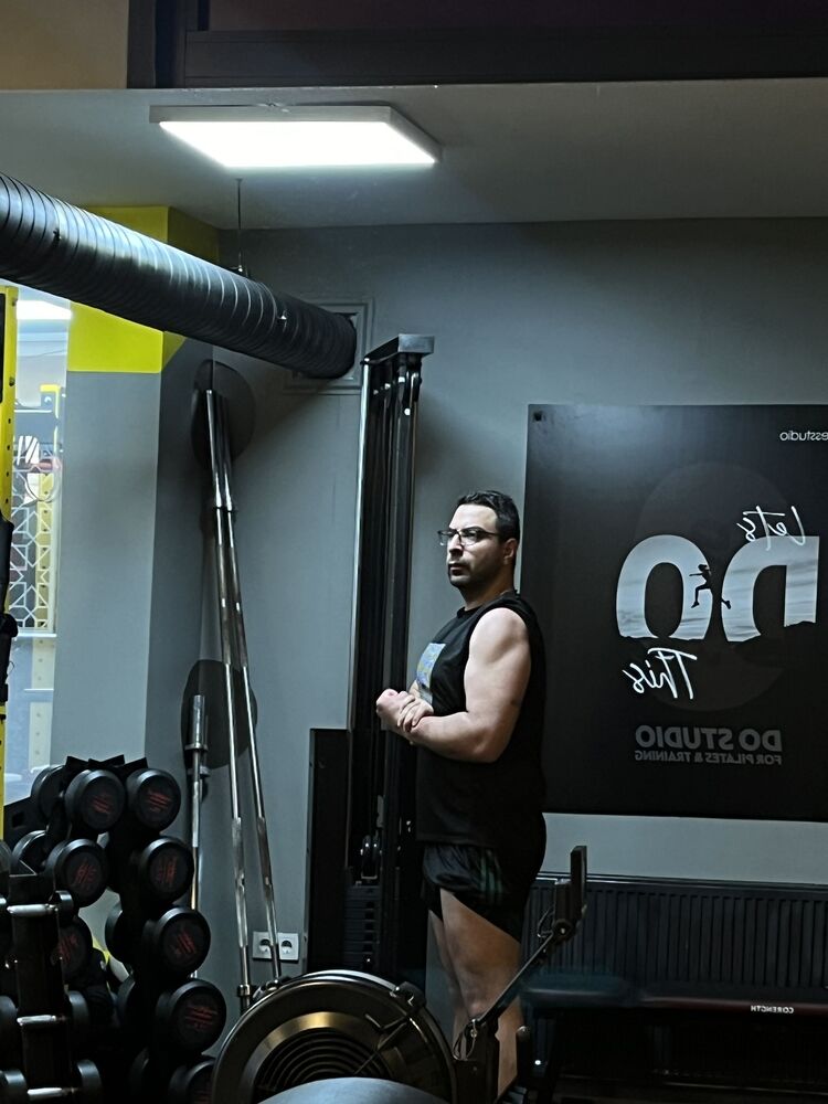  44529272  Samet, 37 ,    Riehen