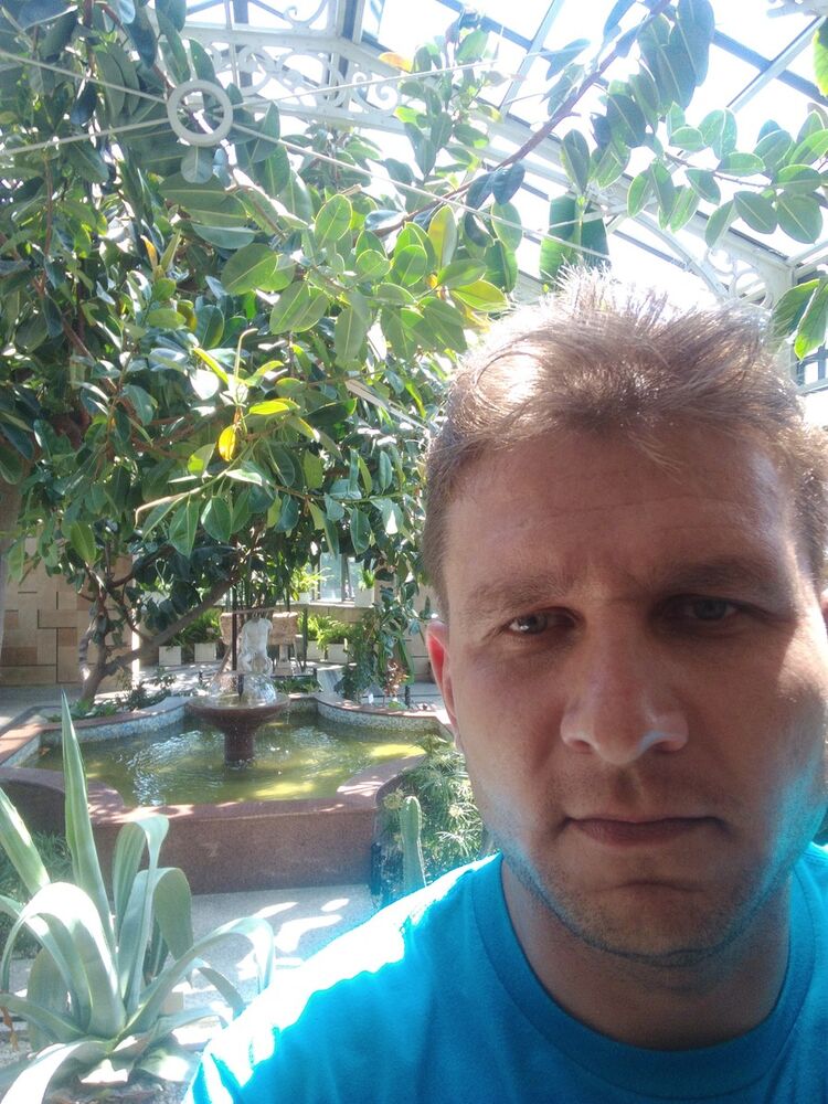  14000162  Viktor, 48 ,    