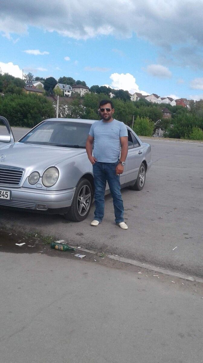  12789352  GARIK, 38 ,    