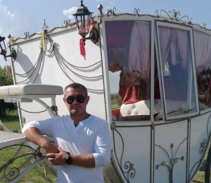  ,   Viktor, 41 ,   ,   