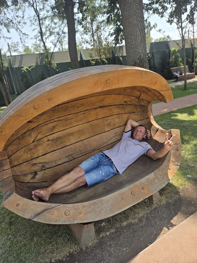  53403412  Sergei, 39 ,    