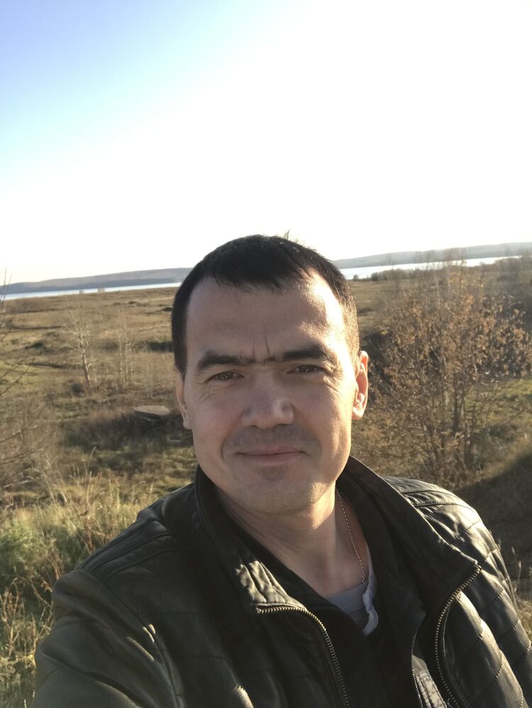  40502872  , 46 ,    