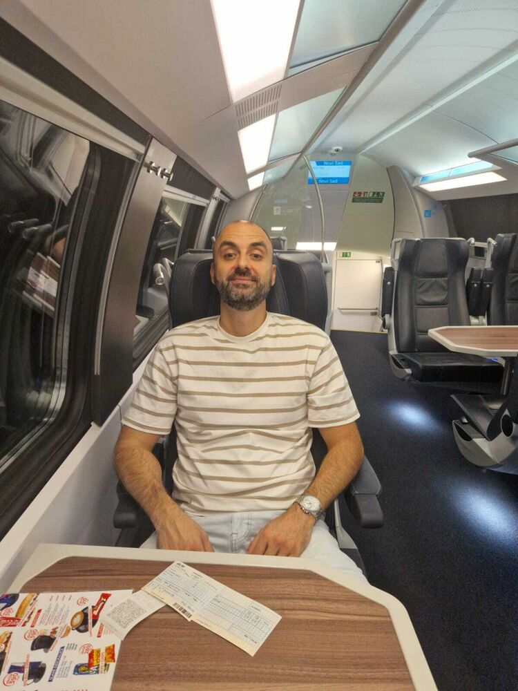  ,   Jovan, 38 ,   ,   , c , 