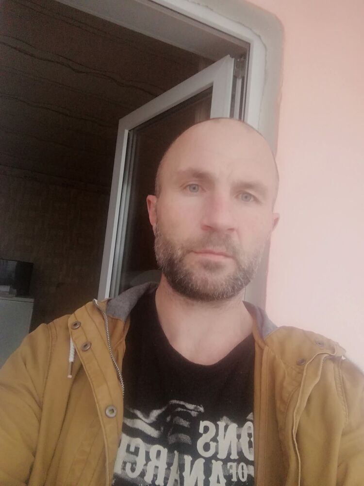  52895412  , 44 ,    