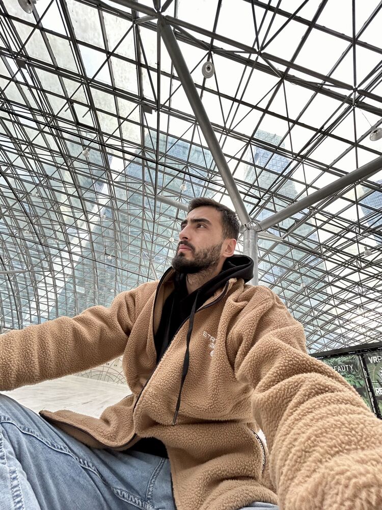  39079432  , 27 ,    -