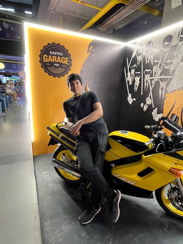  53435932  , 19 ,    -