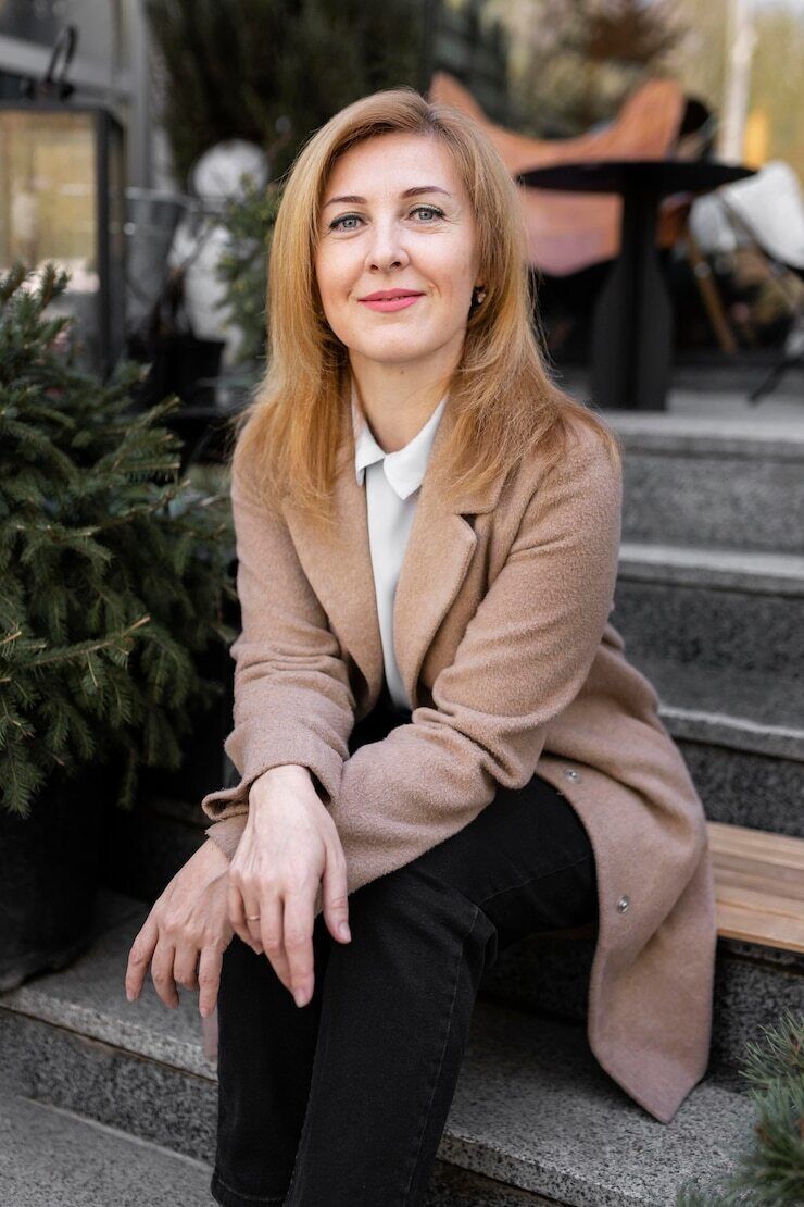  52737262  Anna, 53 ,    