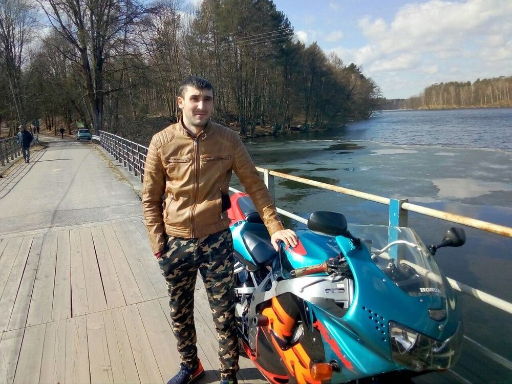  ,   Sergiu, 32 ,   ,   , c 
