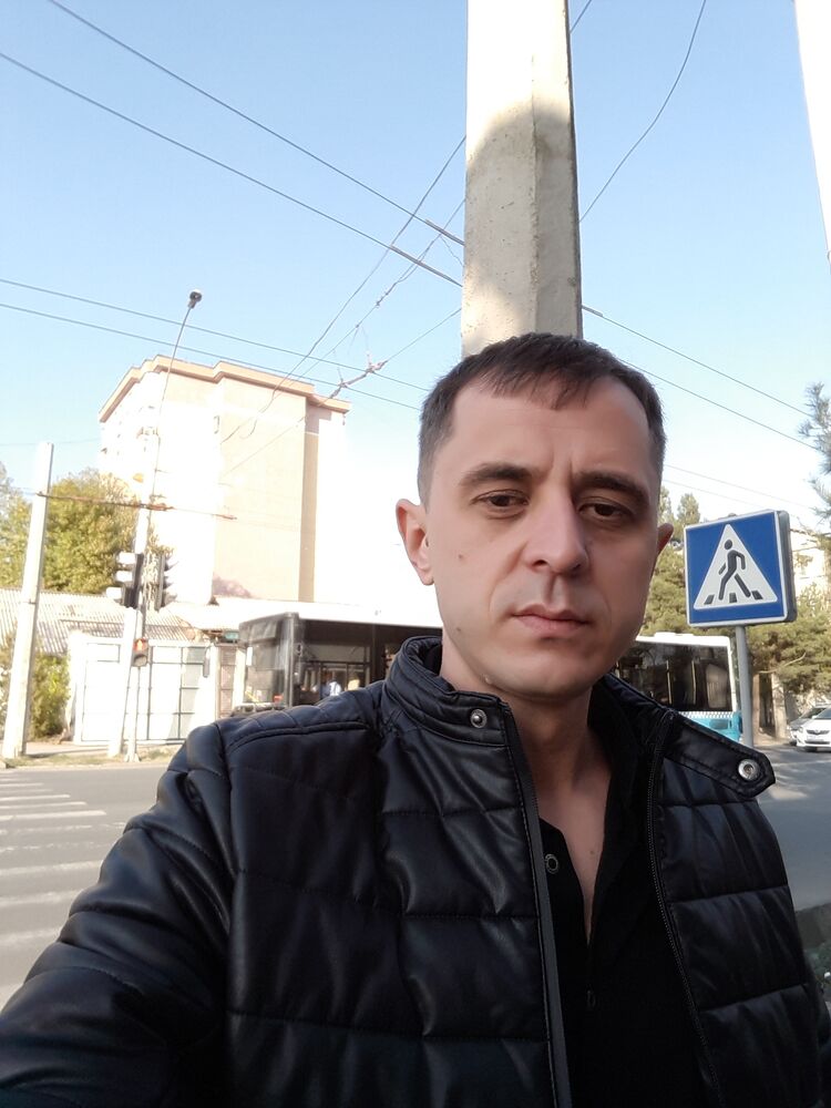  24289722  PARViZ, 34 ,    