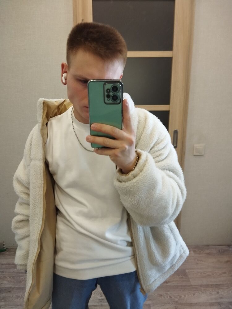  44047722  , 22 ,    