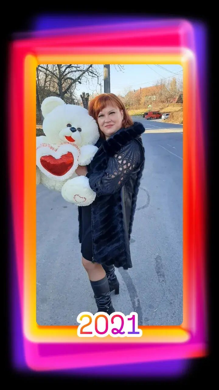  25742952  Julia, 45 ,    