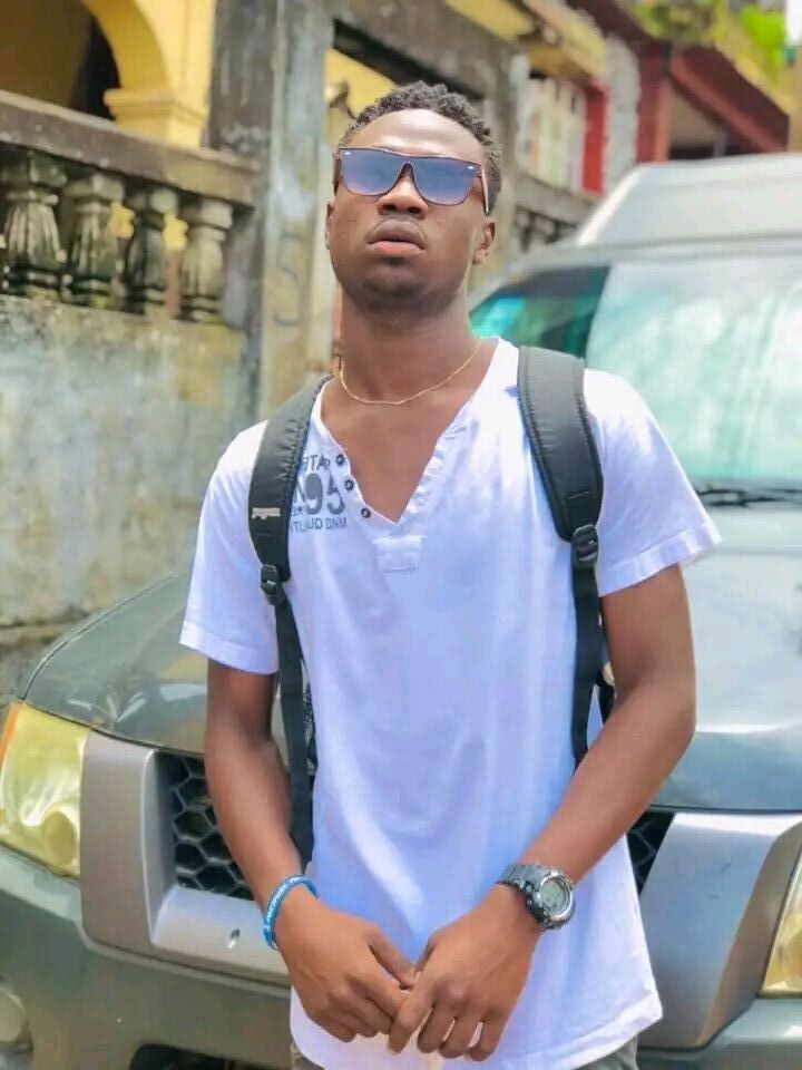  54206732  Abubakar, 22 ,    