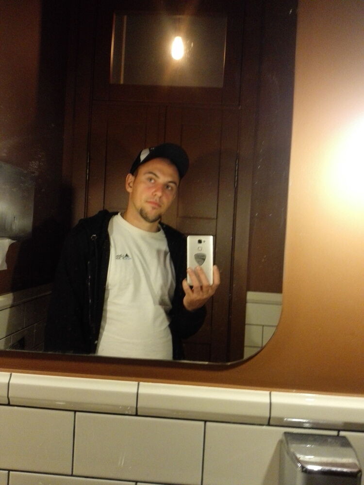  ,   Denis, 32 ,   ,   , c 
