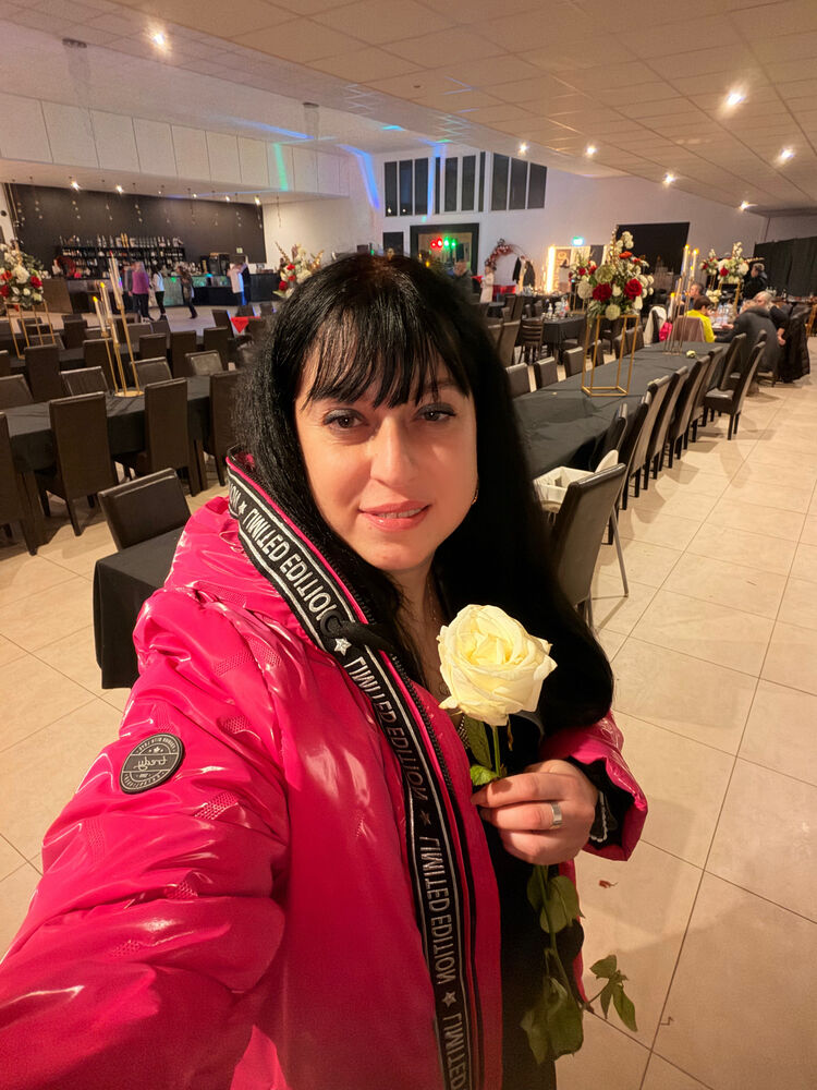 ���� 55860082 ������� Elena, 43 ����, ���� ���������� � Dortmund