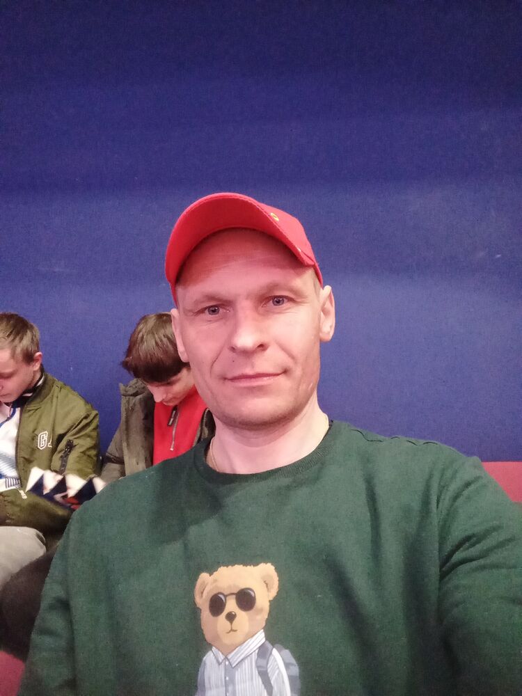  52383372  Pavel, 40 ,    