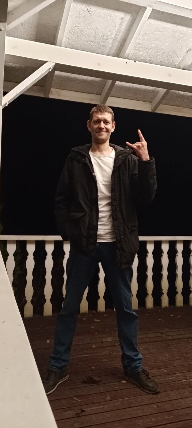  30279692  Andis, 42 ,    