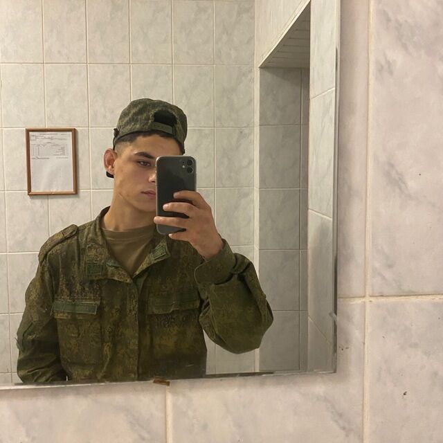  39077202  Vladimir, 21 ,    