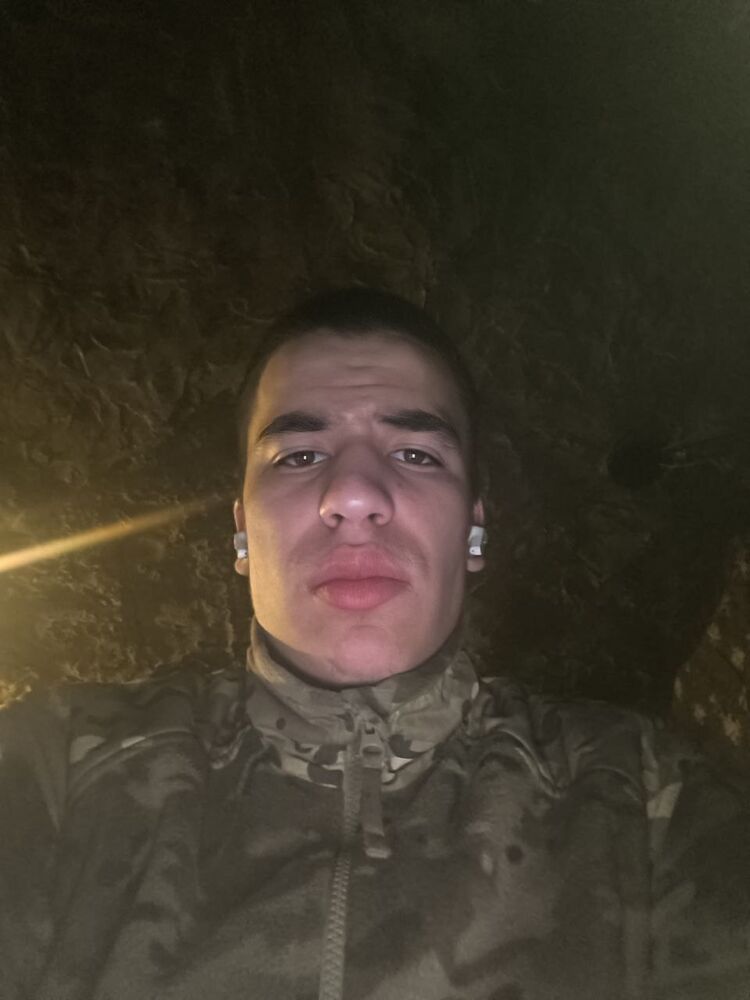  54752712  German, 19 ,    