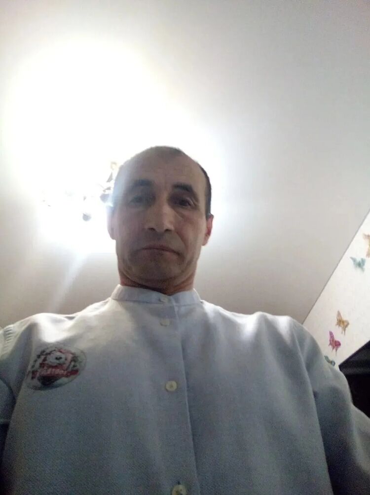  50676322  Isi, 57 ,    