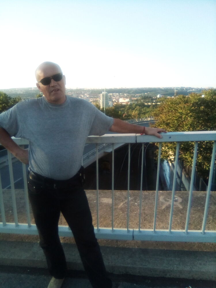  16773542  Vasil, 43 ,    Praha