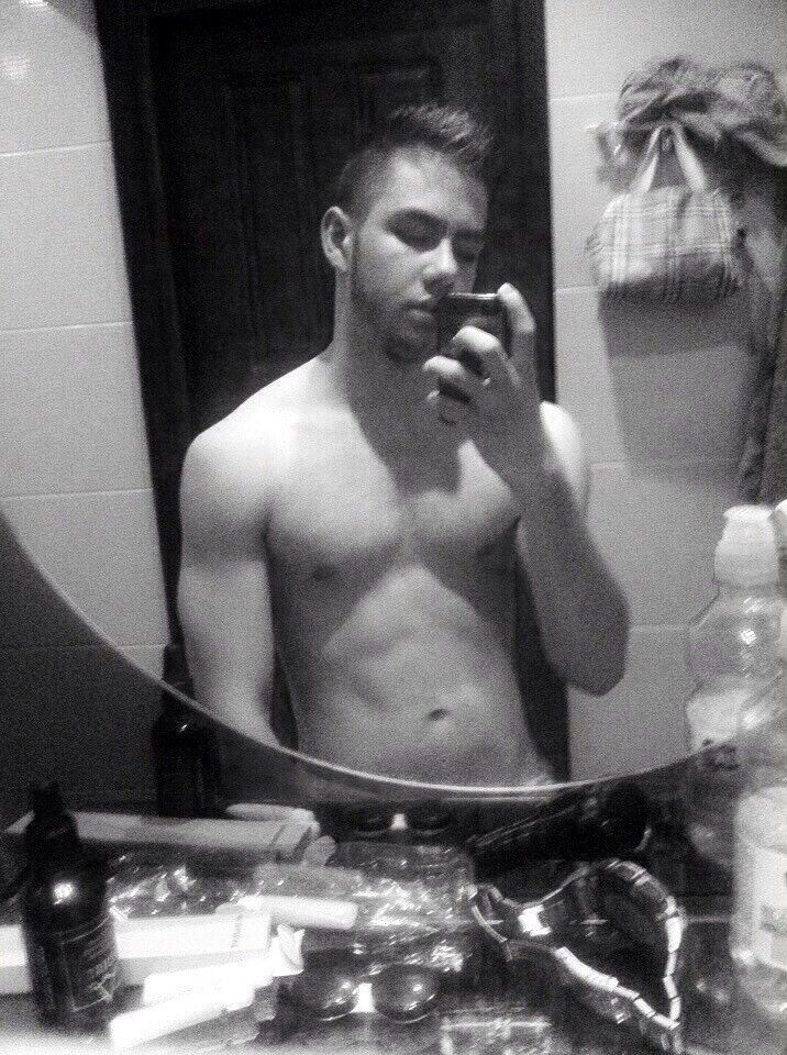  9972632  Ivan, 27 ,    