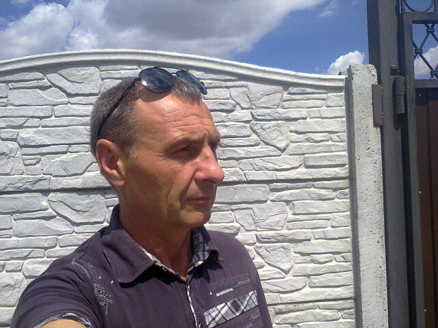  ,   Alek, 62 ,  