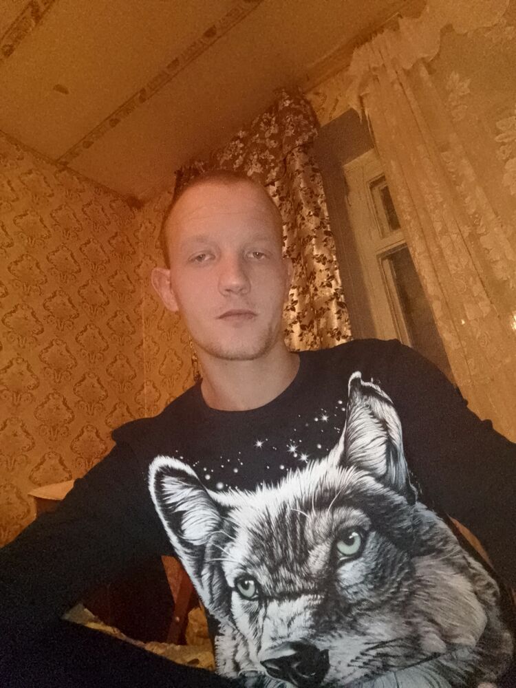  40833922  Maksim, 26 ,    