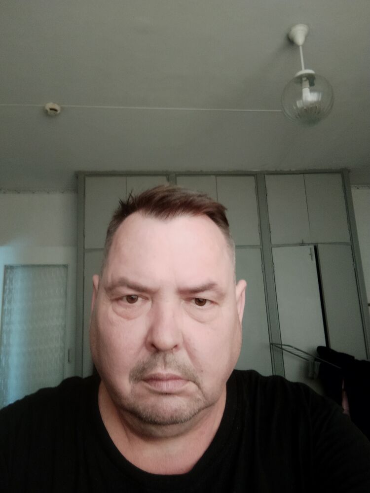  46078402  , 51 ,    