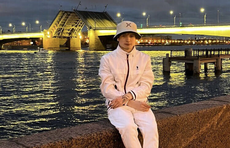  27919582  , 21 ,    -