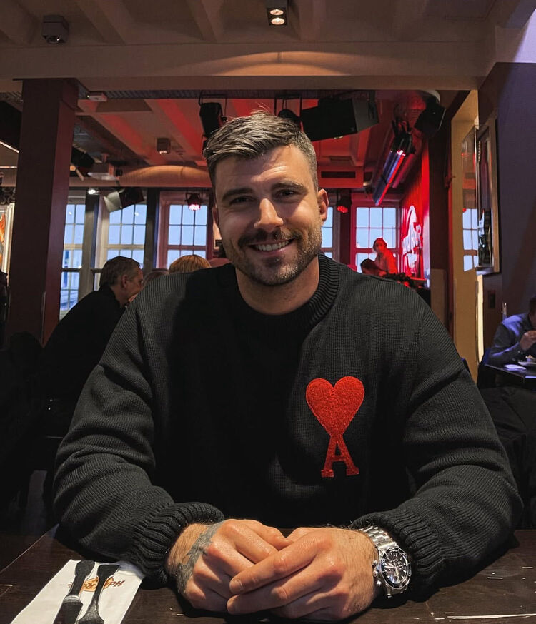  53930692  Dietrich, 40 ,     