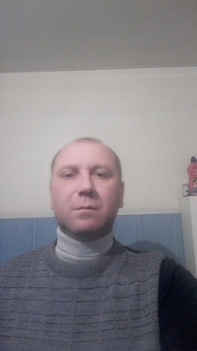  14715942  Grigorij, 46 ,    