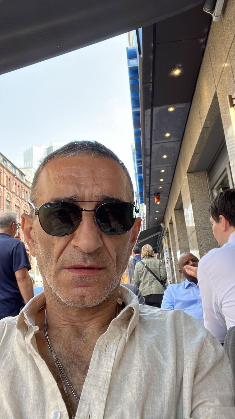  Raeren,   Vlad, 42 ,   ,   , c , 