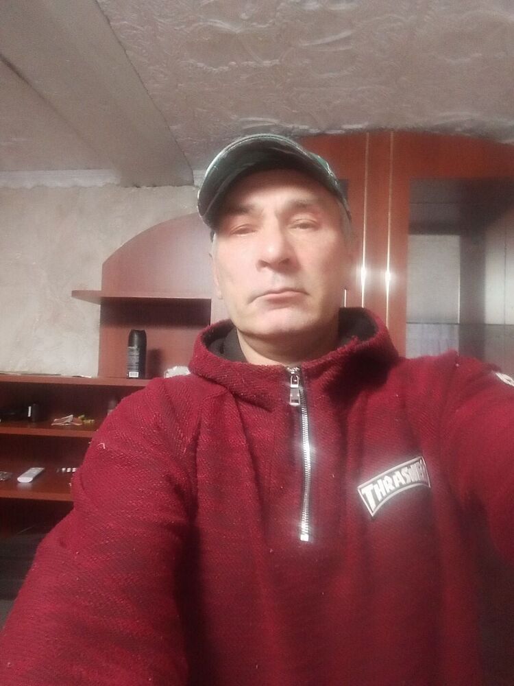   ,   Farhat, 52 ,     , c 