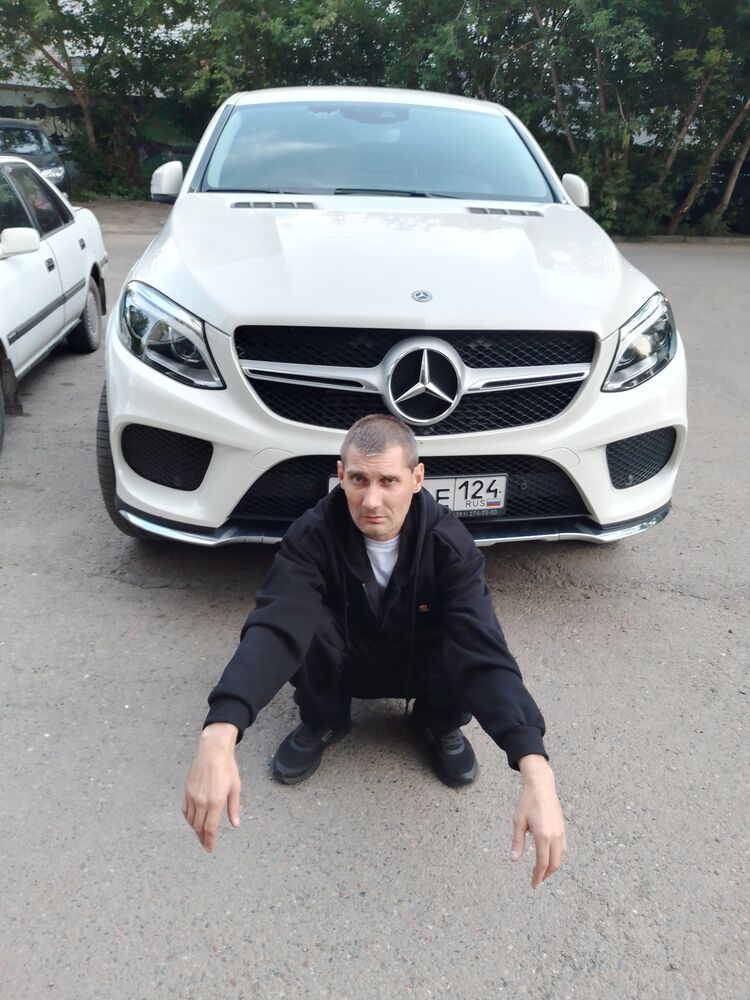  52871992  Denis, 41 ,    