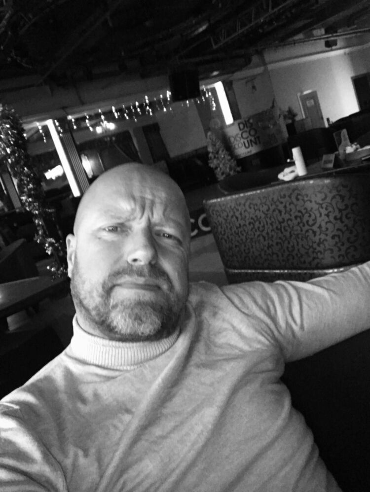  43277622  , 48 ,    -