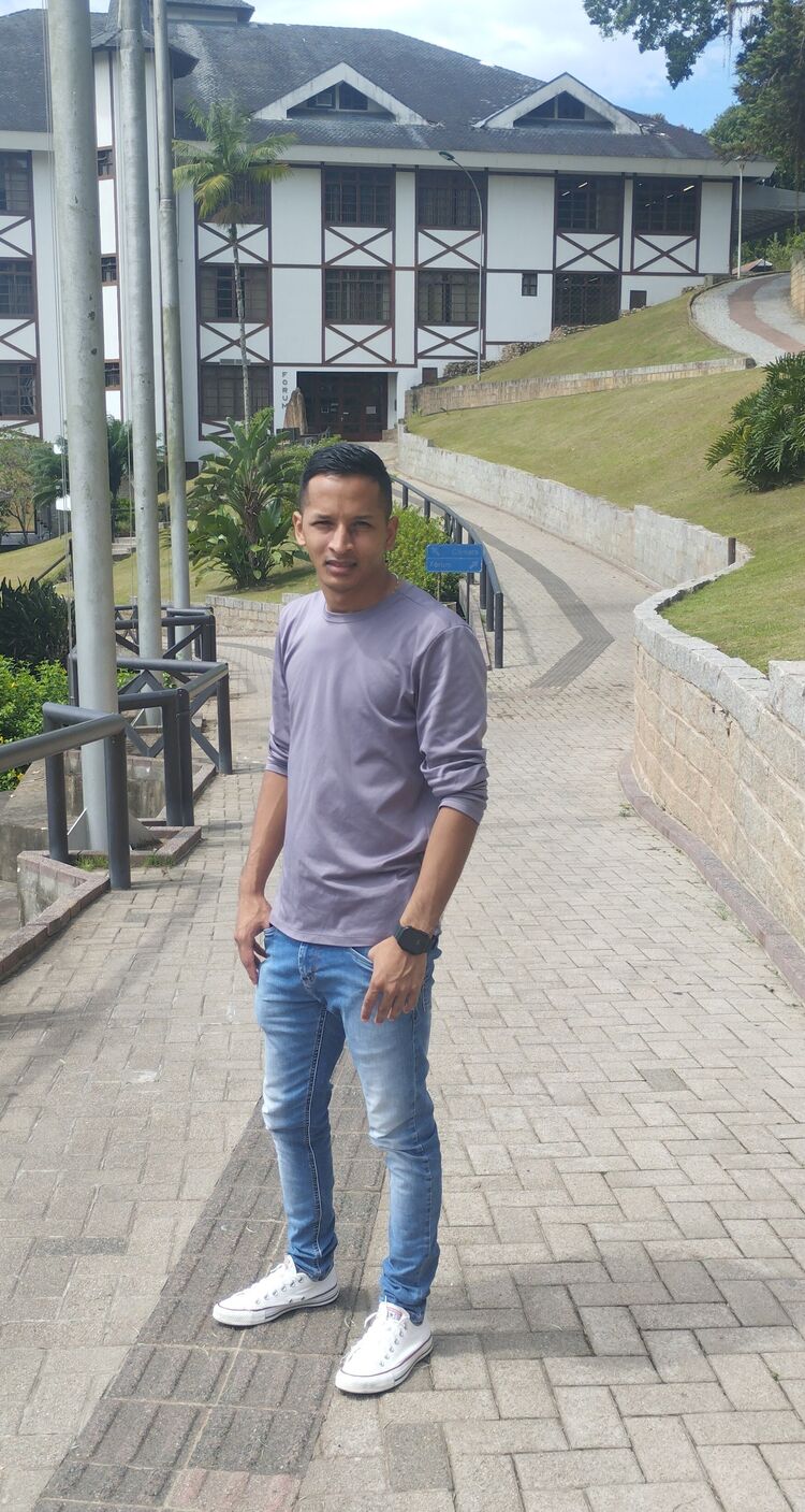  --,   Denniel, 31 ,   ,   