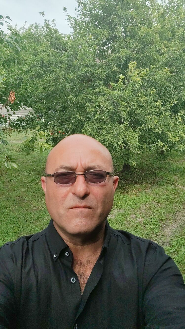  52649052  Ramin, 45 ,    