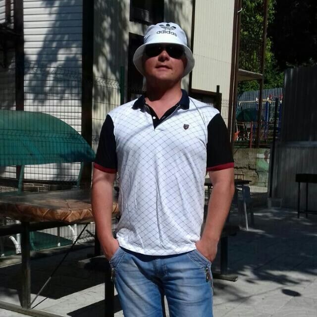  ,   Alex, 34 ,   