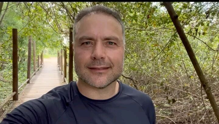  Ava,   Mark leo, 53 ,     , c 