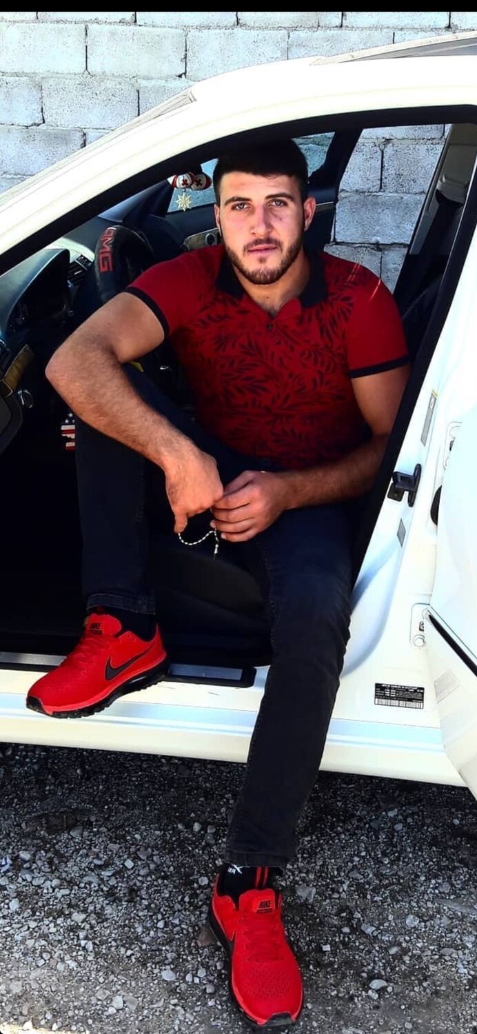  43358082  Arman, 30 ,    