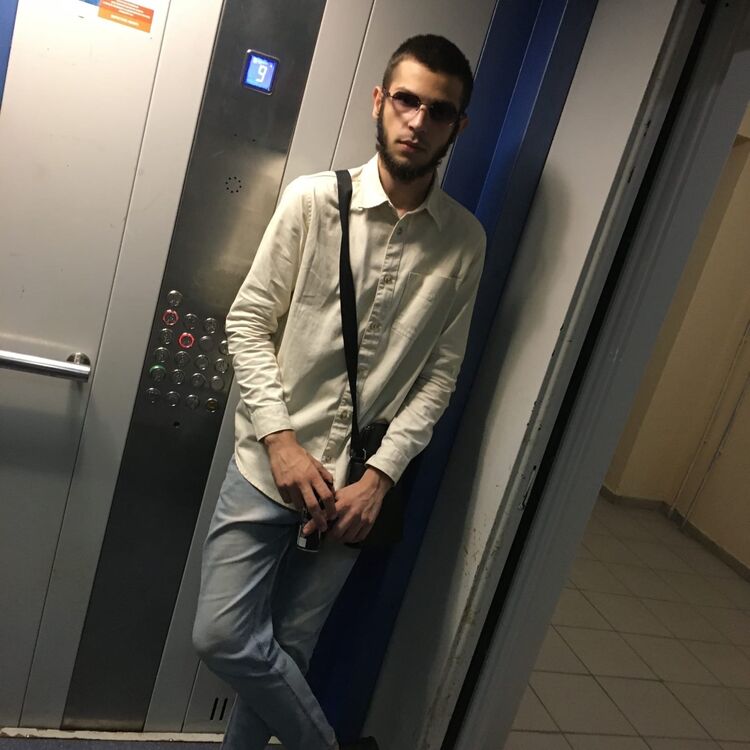  43052302  Dav, 22 ,    