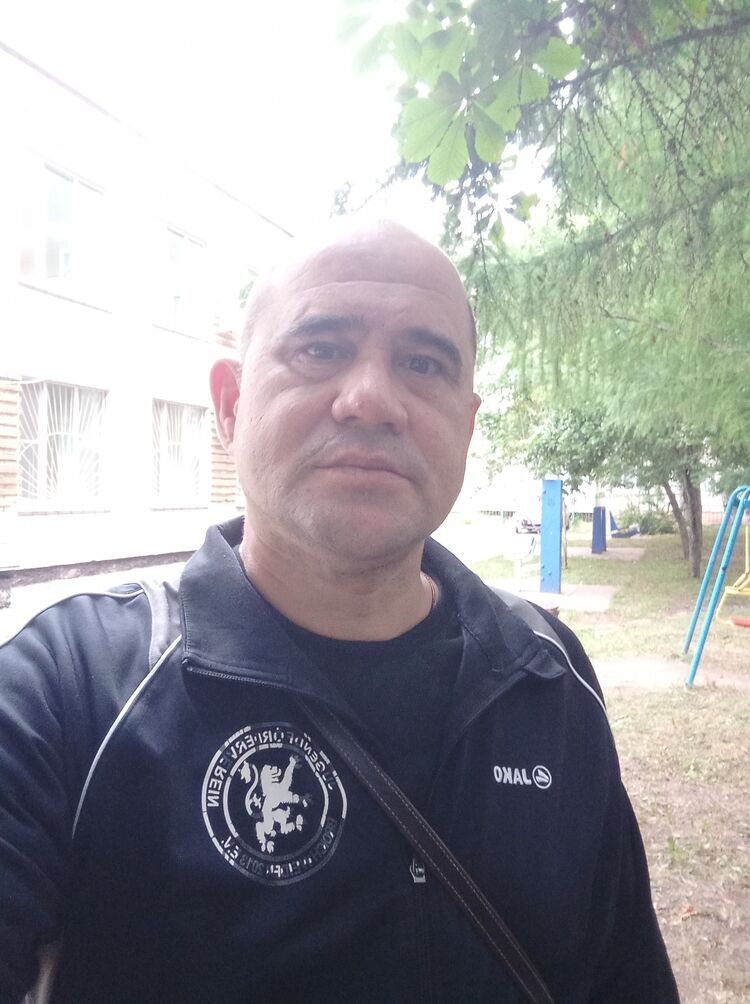  45304622  Valera, 44 ,    