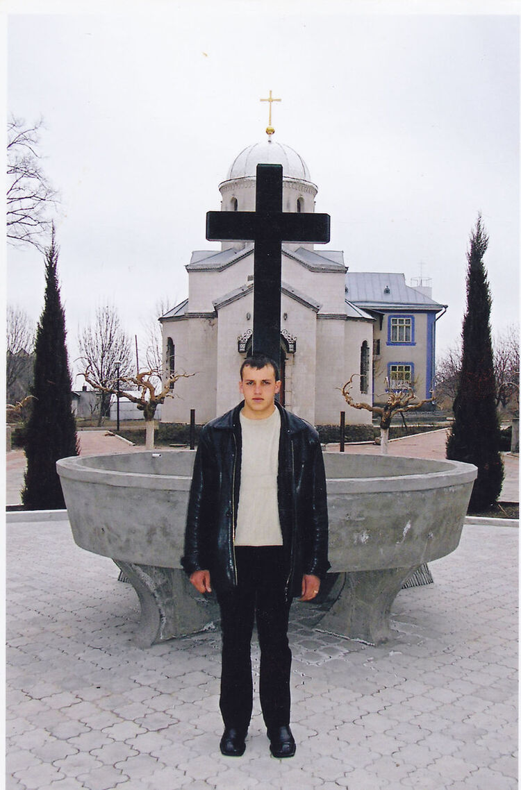  ,   Vasile, 42 ,     , c 