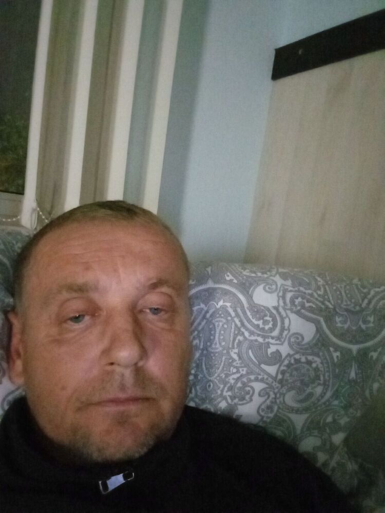  ,   Maksim, 46 ,   ,   