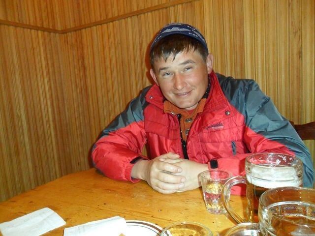  9517142  Evgenii, 41 ,    