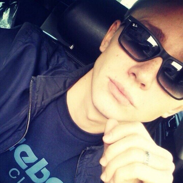  8907492  Ivan, 43 ,    