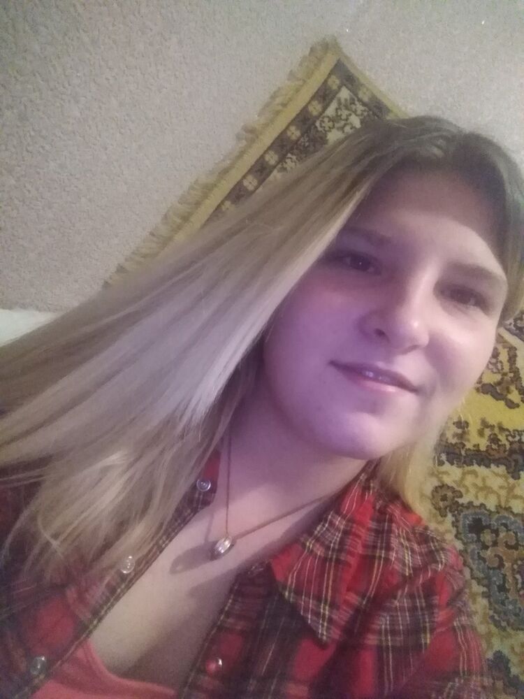  19804822  Karina, 23 ,    