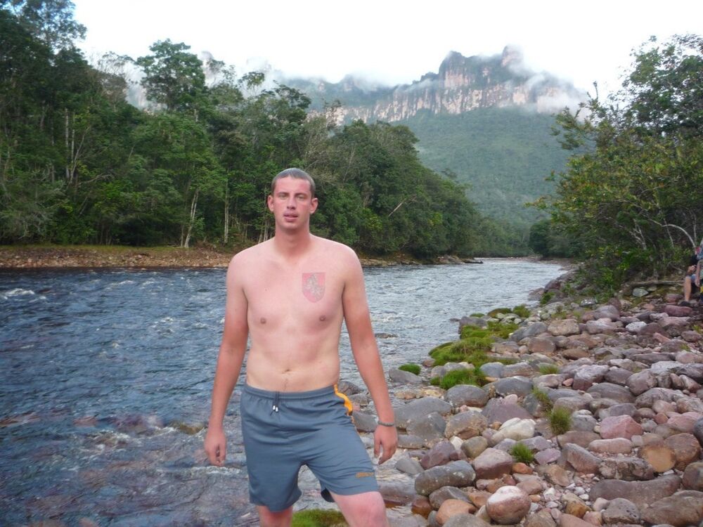  18840362  Sergio, 40 ,    